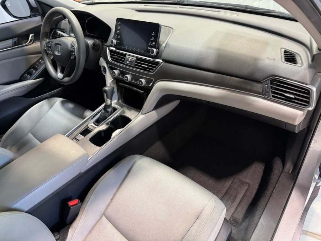 2019 Honda Accord Image 25
