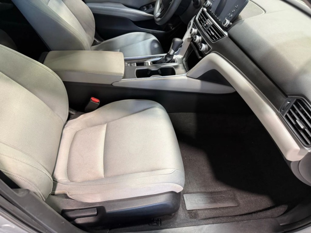 2019 Honda Accord Image 27