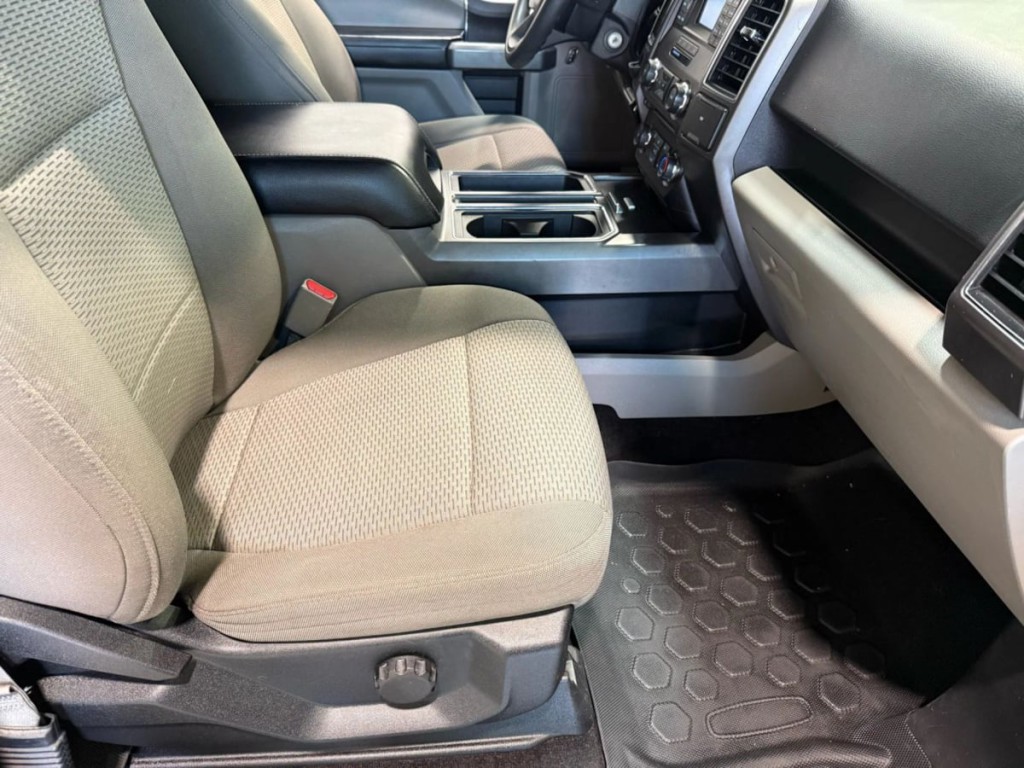 2017 Ford F-150 Image 28