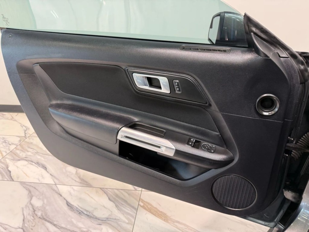 2018 Ford Mustang Image 10
