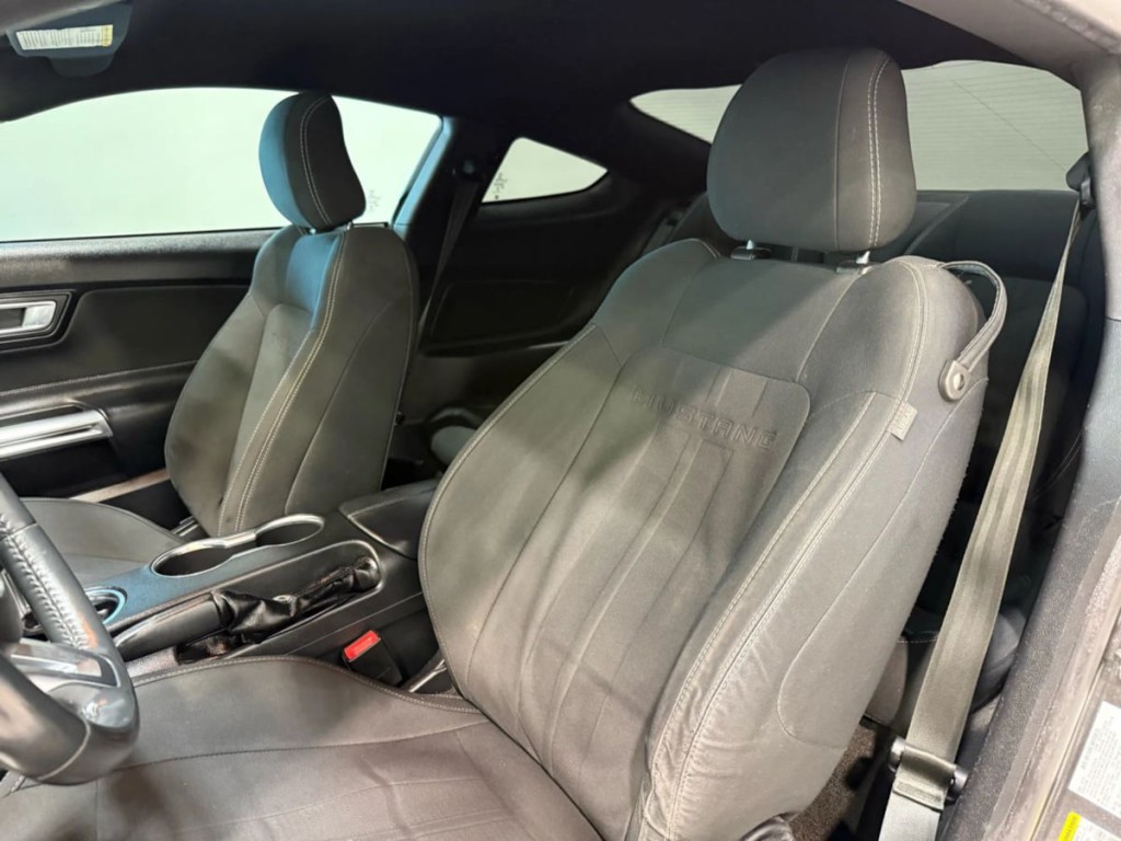 2018 Ford Mustang Image 21
