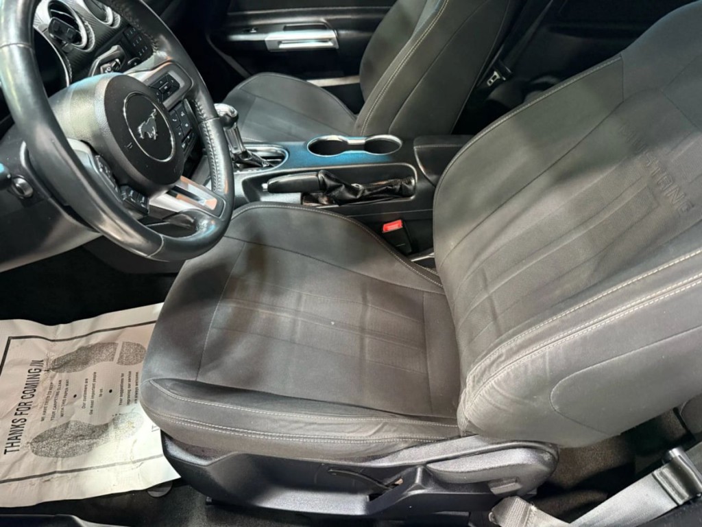 2018 Ford Mustang Image 22