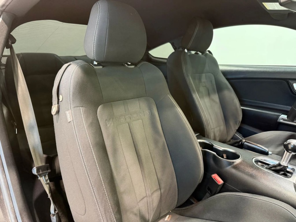 2018 Ford Mustang Image 26