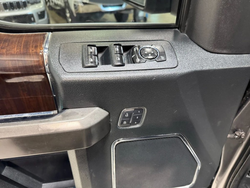 2015 Ford F-150 Image 12