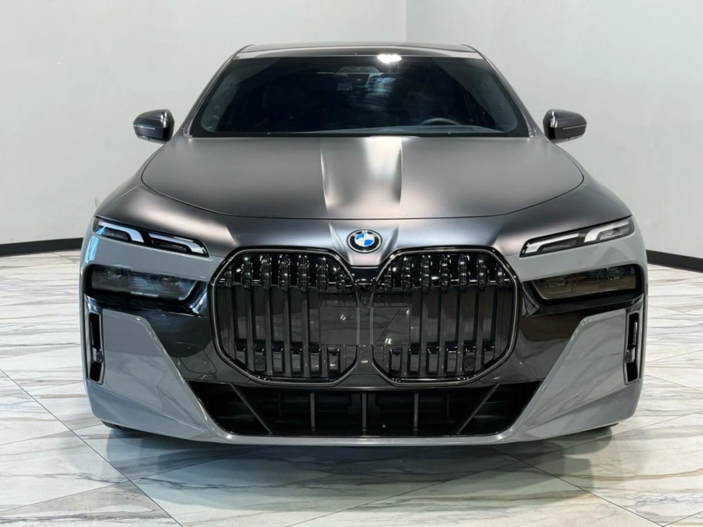2025 BMW 7 Series Image 3