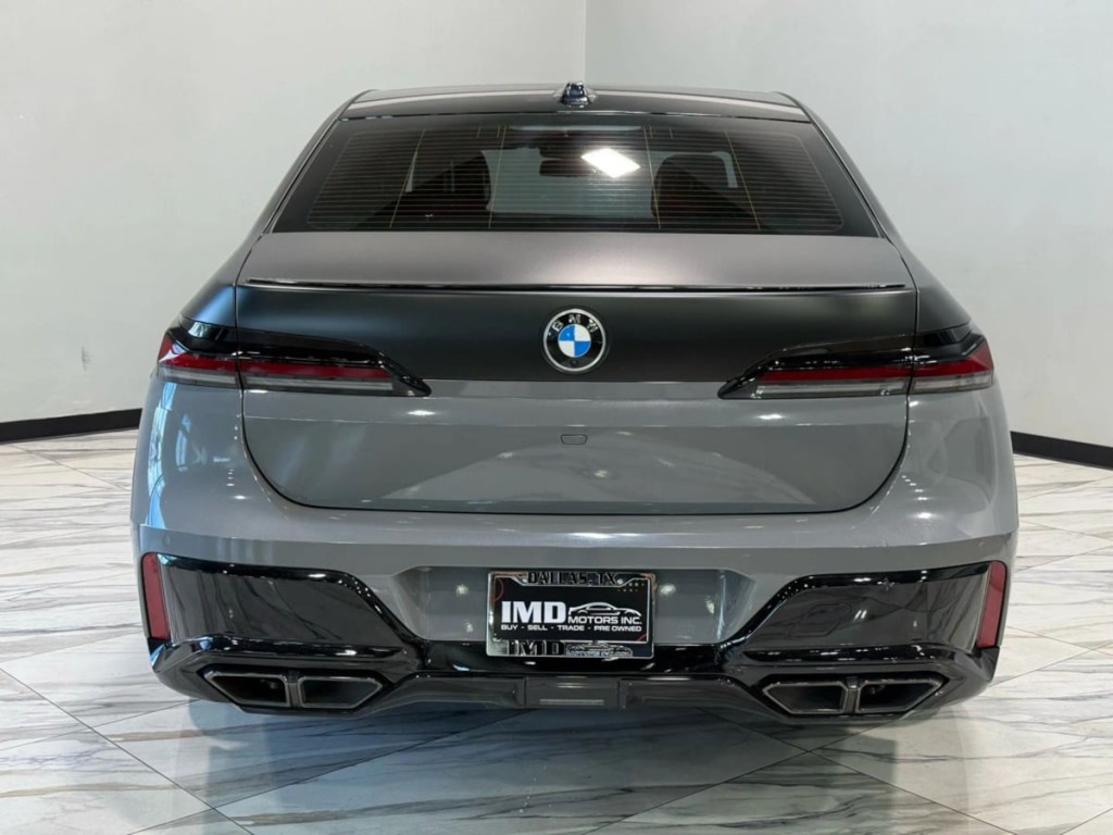 2025 BMW 7 Series Image 9