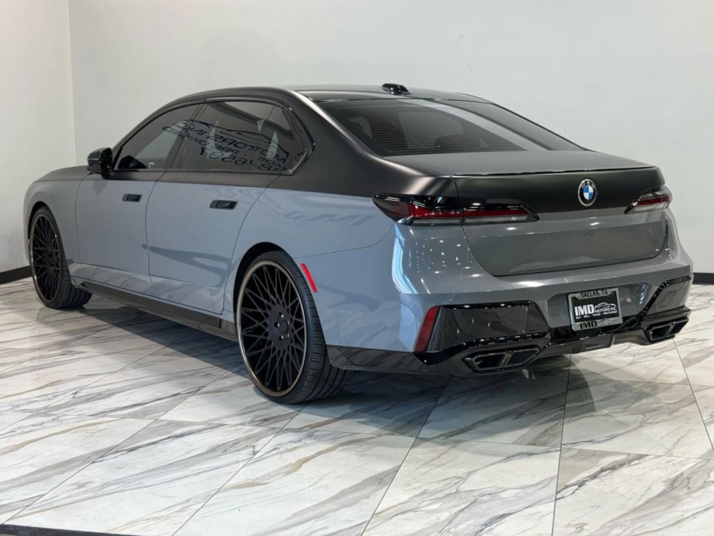 2025 BMW 7 Series Image 10