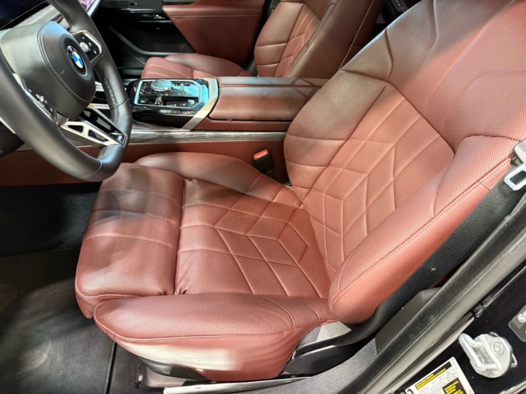 2025 BMW 7 Series Image 25