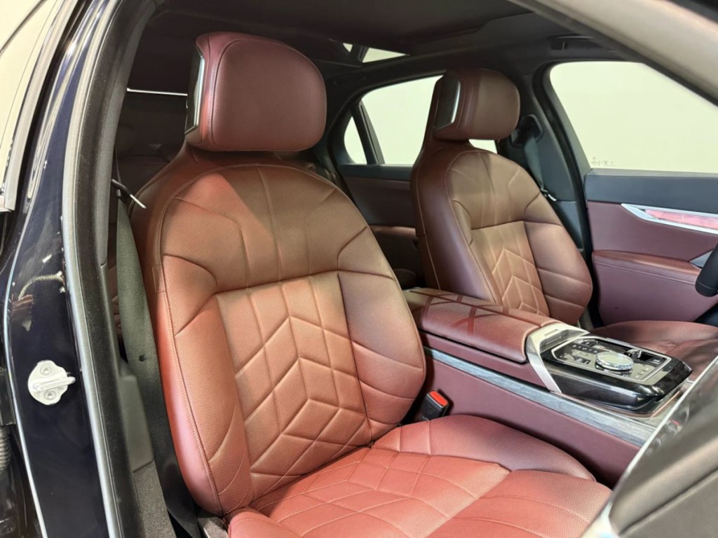 2025 BMW 7 Series Image 31