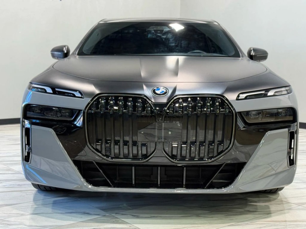 2025 BMW 7 Series Image 3