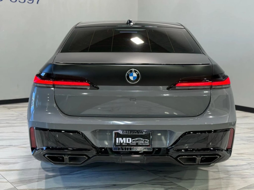 2025 BMW 7 Series Image 8