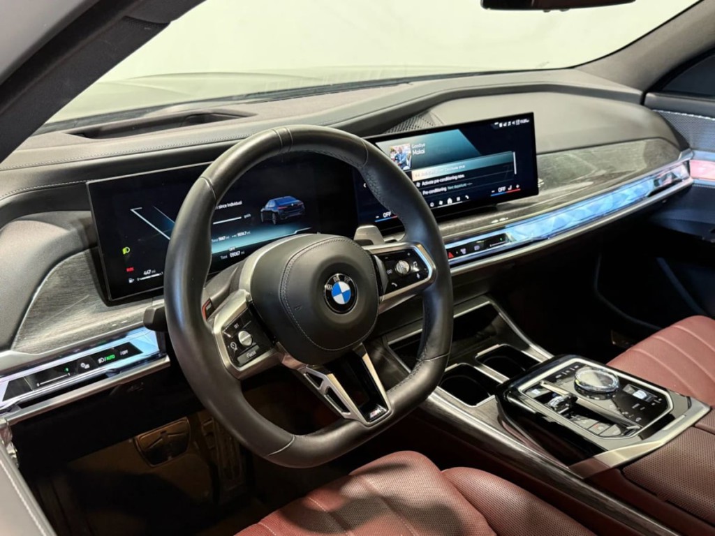 2025 BMW 7 Series Image 14