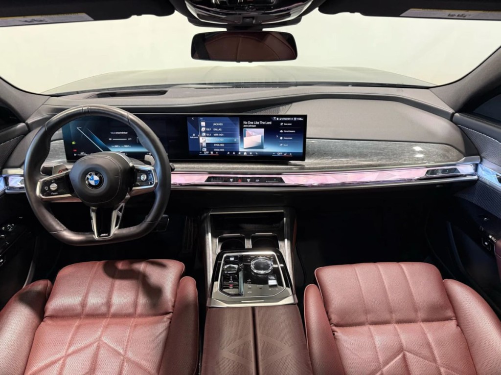 2025 BMW 7 Series Image 15