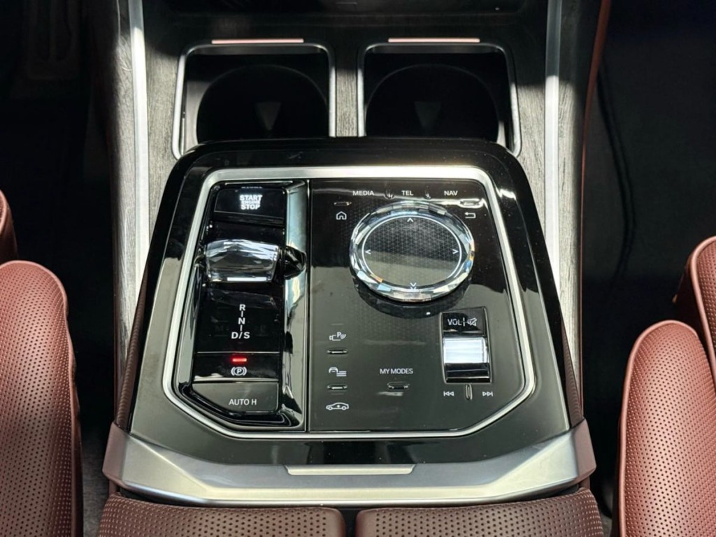 2025 BMW 7 Series Image 23