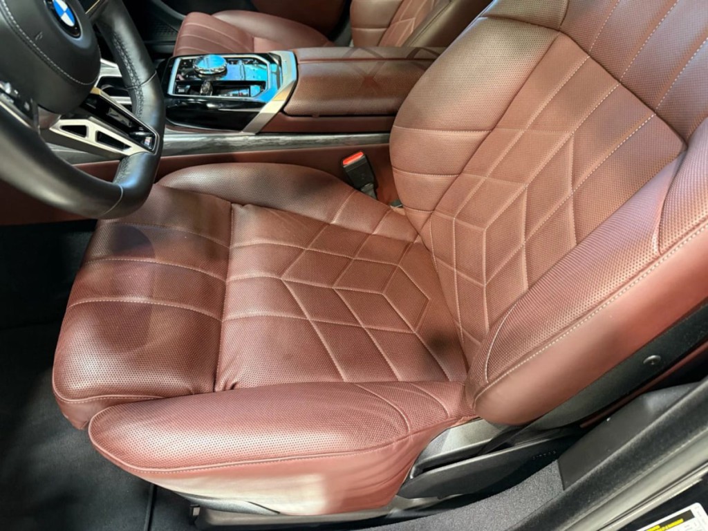 2025 BMW 7 Series Image 27