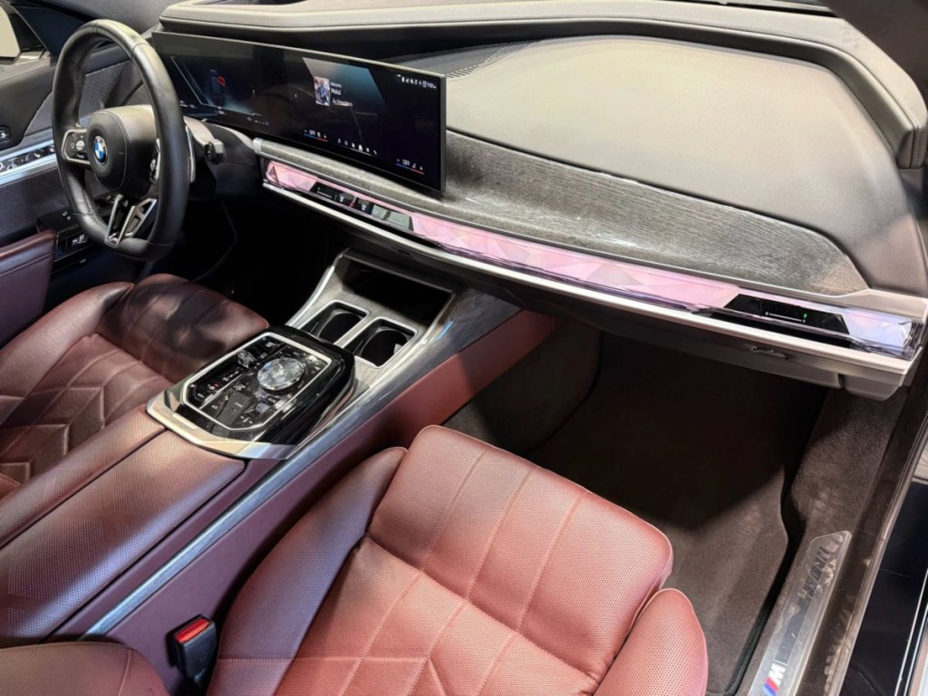 2025 BMW 7 Series Image 33