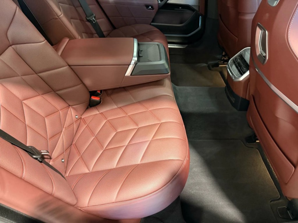 2025 BMW 7 Series Image 38