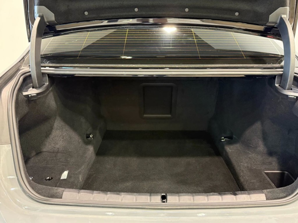 2025 BMW 7 Series Image 39