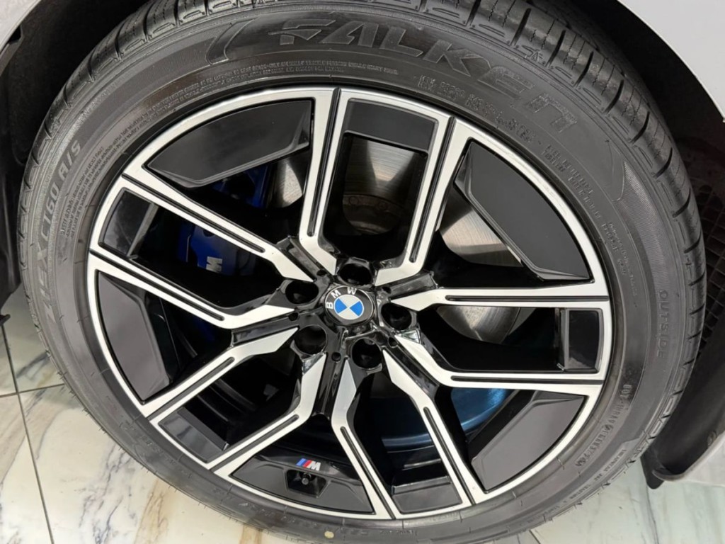 2025 BMW 7 Series Image 40