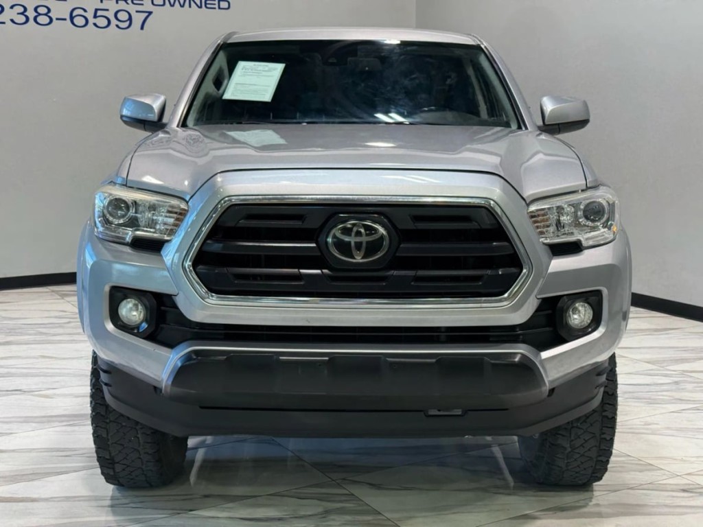 2018 Toyota Tacoma Image 3