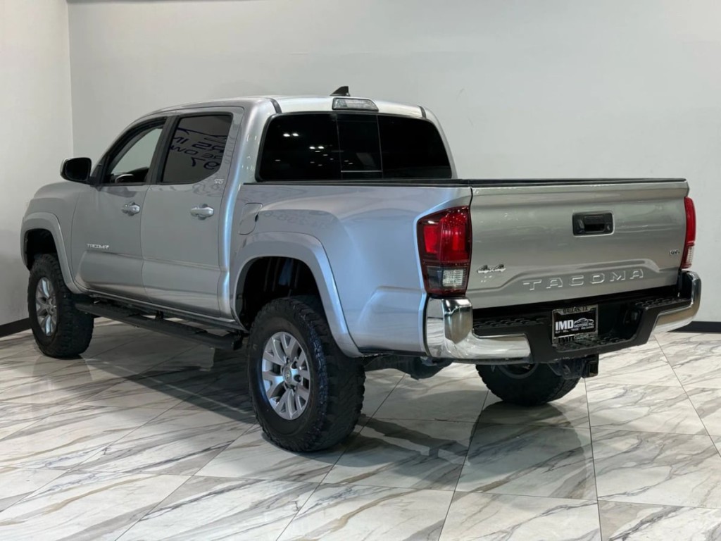 2018 Toyota Tacoma Image 8
