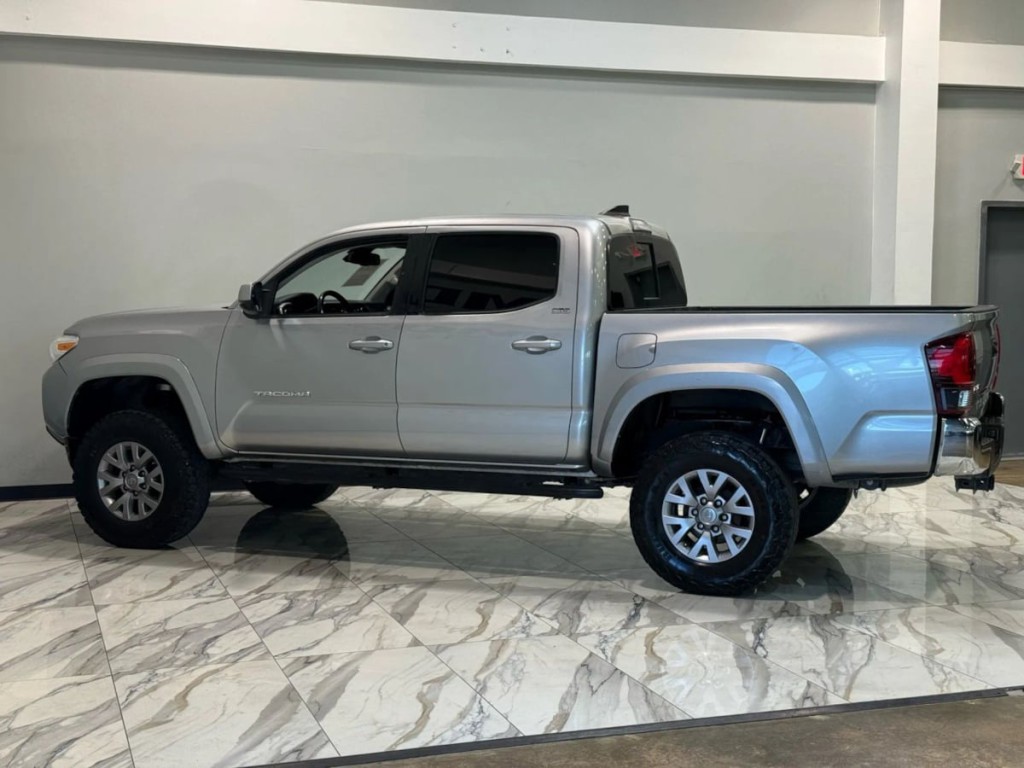 2018 Toyota Tacoma Image 9