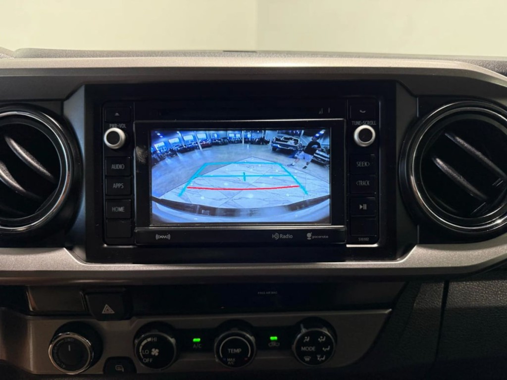 2018 Toyota Tacoma Image 15