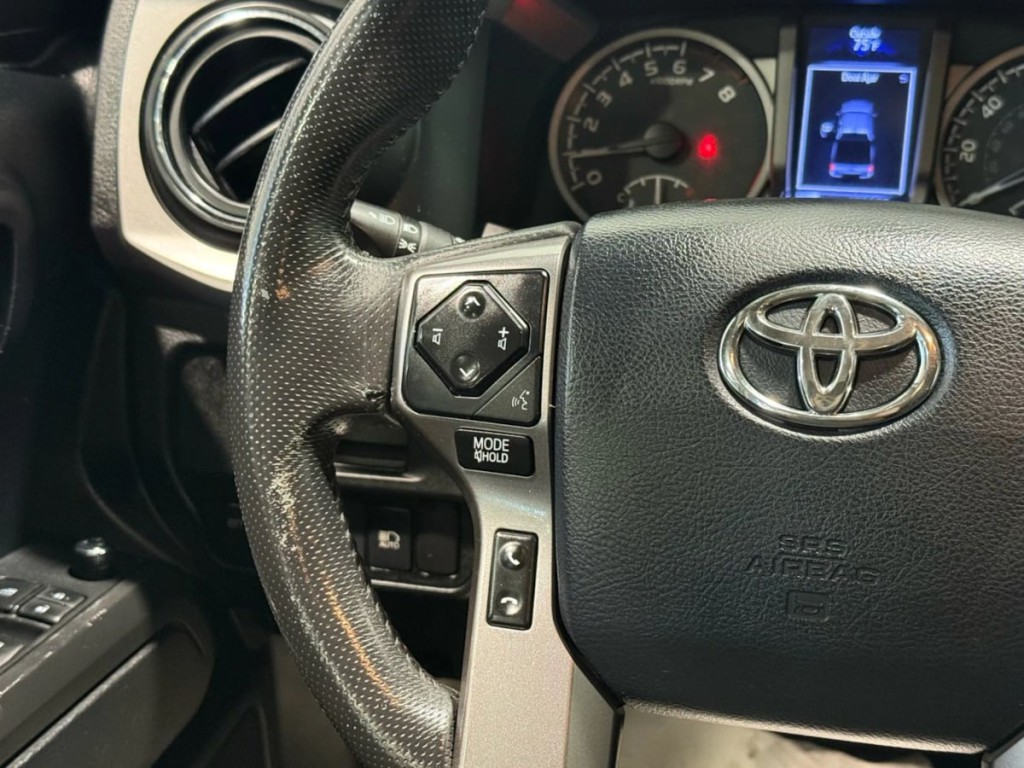 2018 Toyota Tacoma Image 18