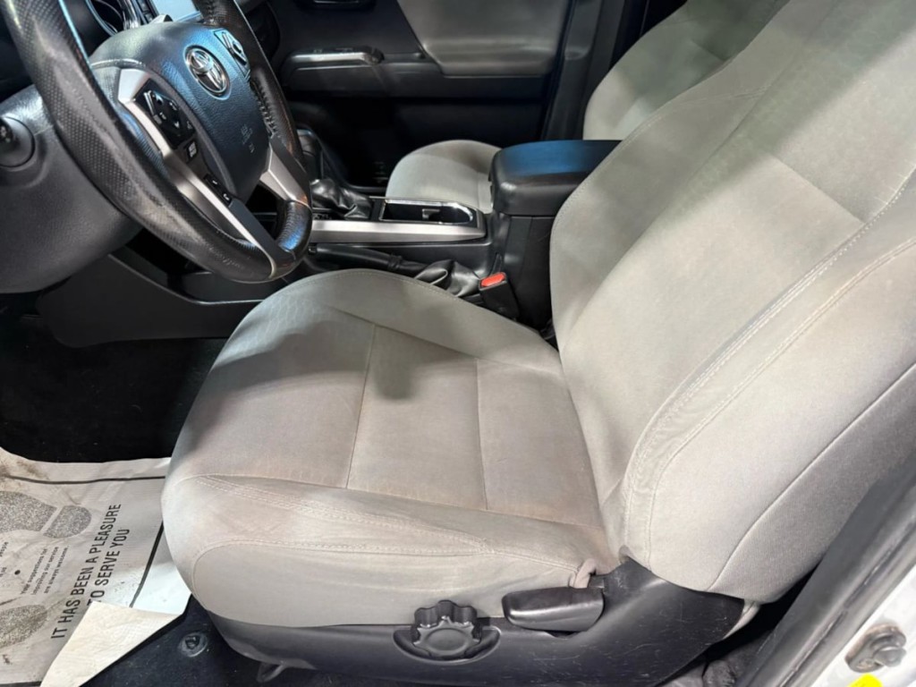 2018 Toyota Tacoma Image 23