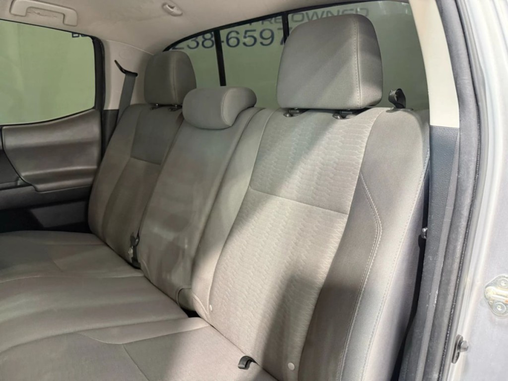 2018 Toyota Tacoma Image 24