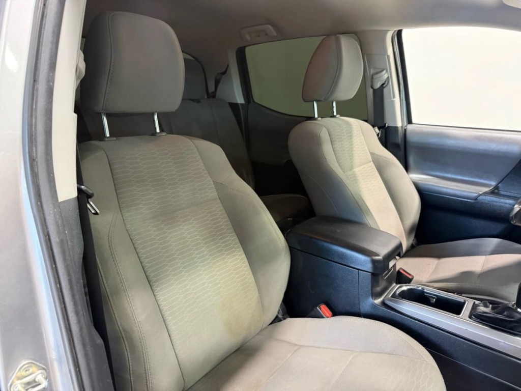 2018 Toyota Tacoma Image 28