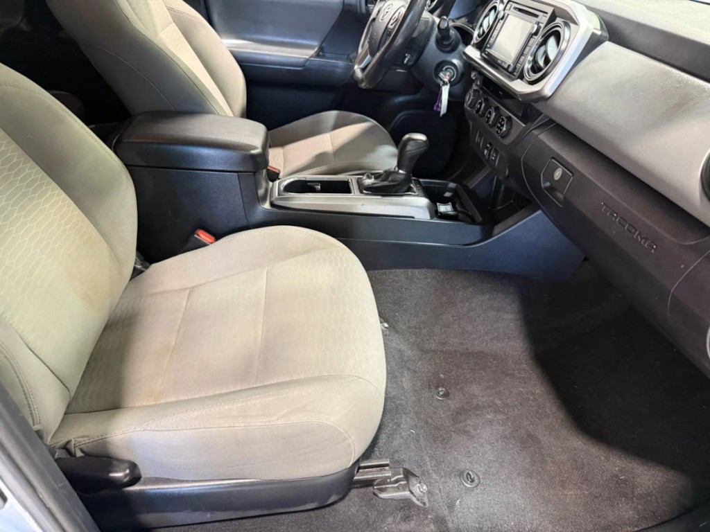 2018 Toyota Tacoma Image 29