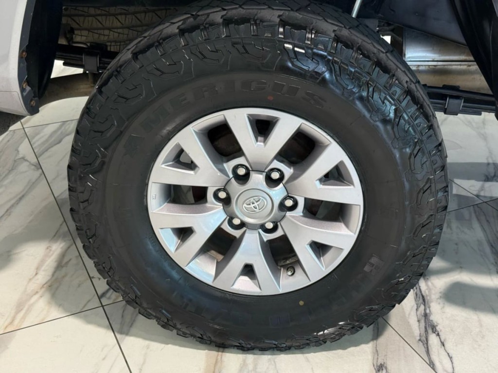 2018 Toyota Tacoma Image 32