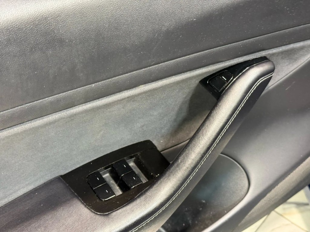 2018 Tesla Model 3 Image 11
