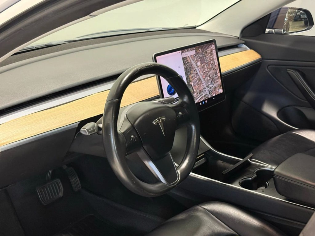 2018 Tesla Model 3 Image 12