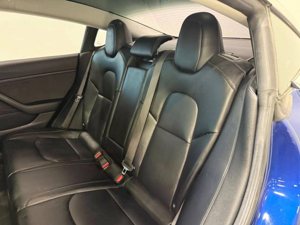 2018 Tesla Model 3 Image 21