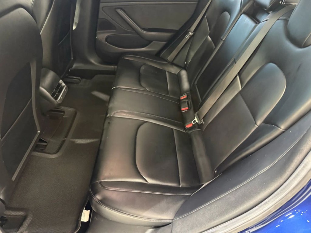 2018 Tesla Model 3 Image 22