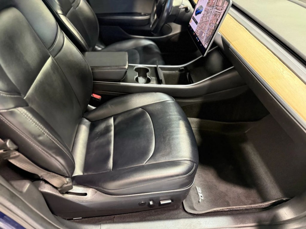 2018 Tesla Model 3 Image 25