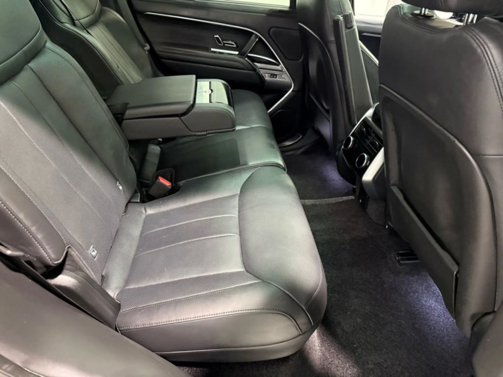 2023 Land Rover Range Rover Image 32