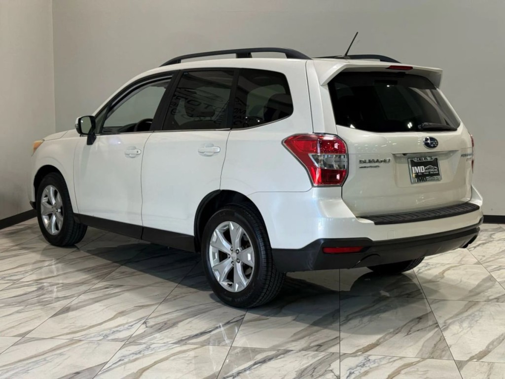 2014 Subaru Forester Image 8