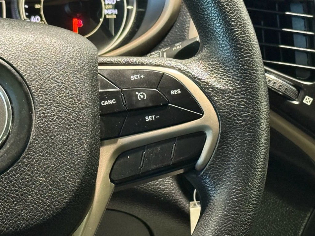 2018 Jeep Cherokee Image 16