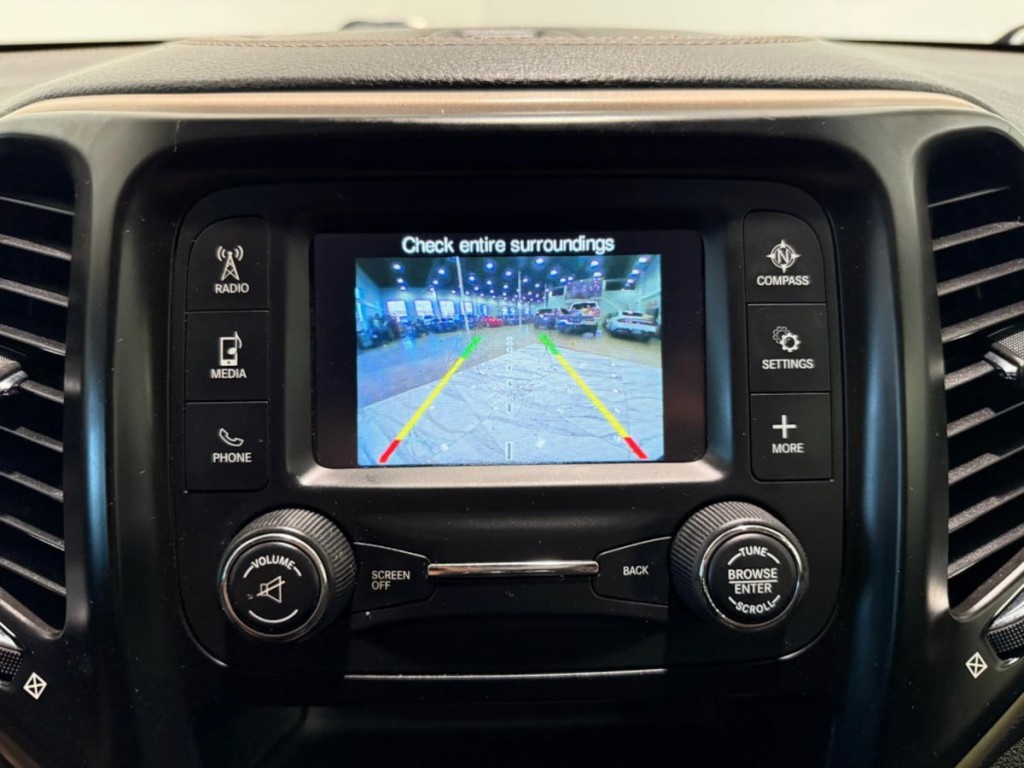 2018 Jeep Cherokee Image 19