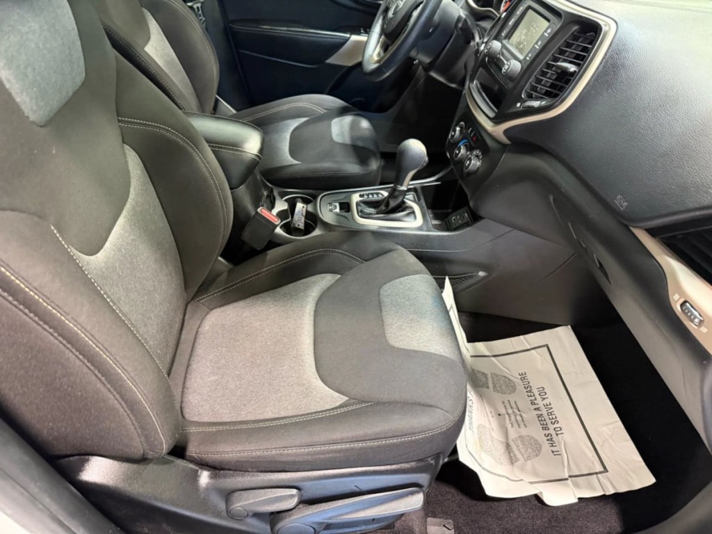 2018 Jeep Cherokee Image 28