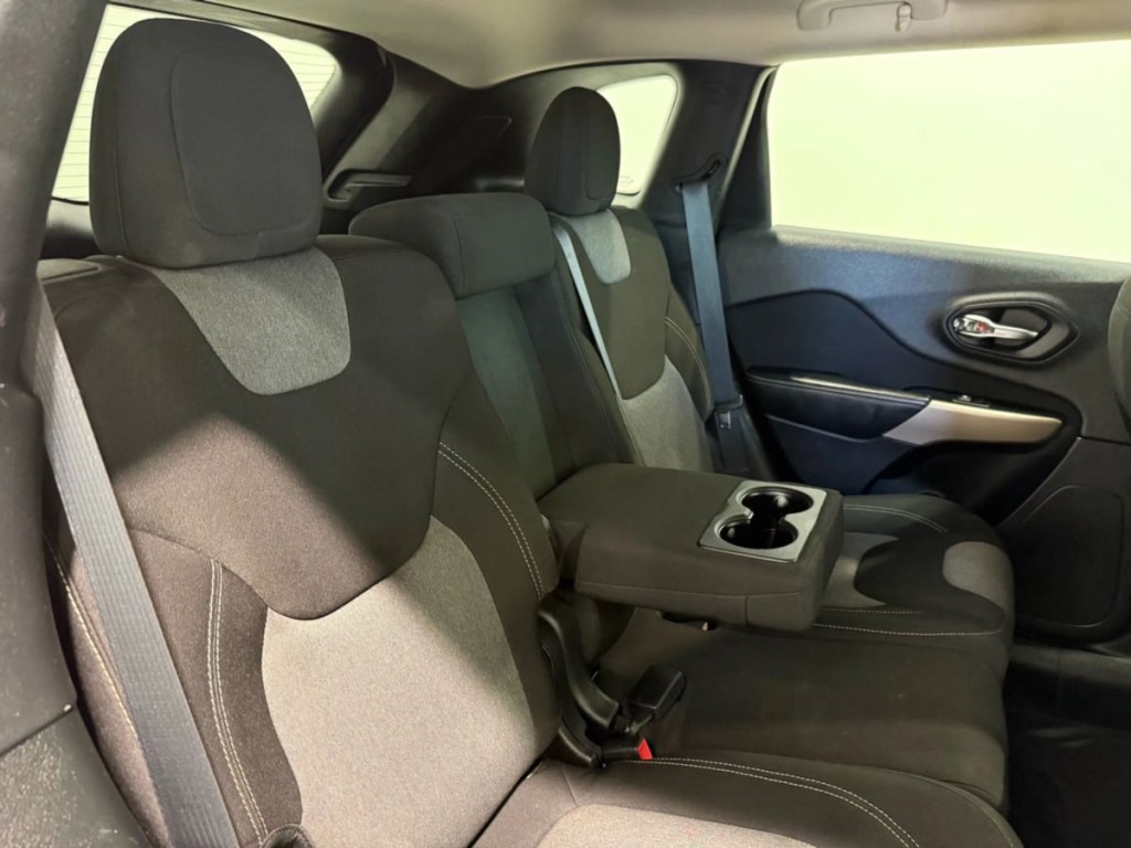2018 Jeep Cherokee Image 29