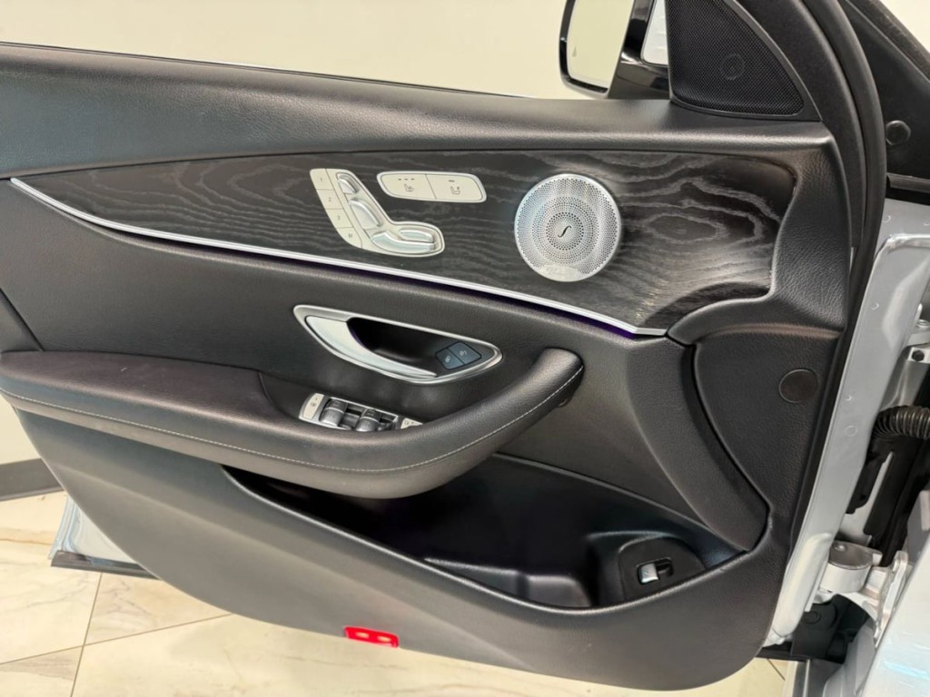 2017 Mercedes-Benz E-Class Image 11