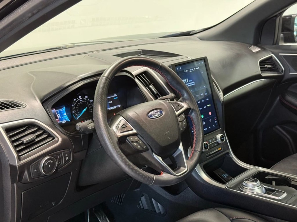 2022 Ford Edge Image 9
