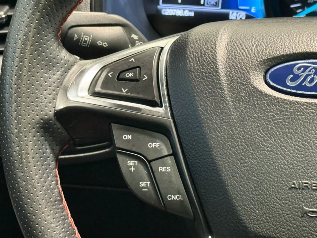 2022 Ford Edge Image 12