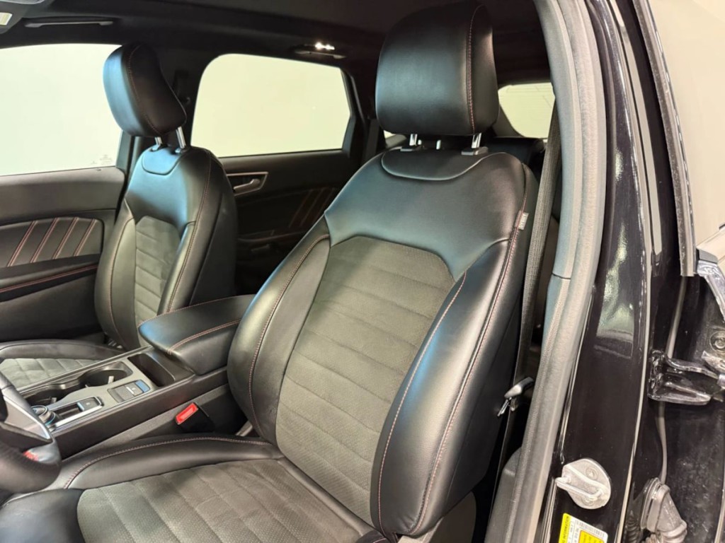2022 Ford Edge Image 19
