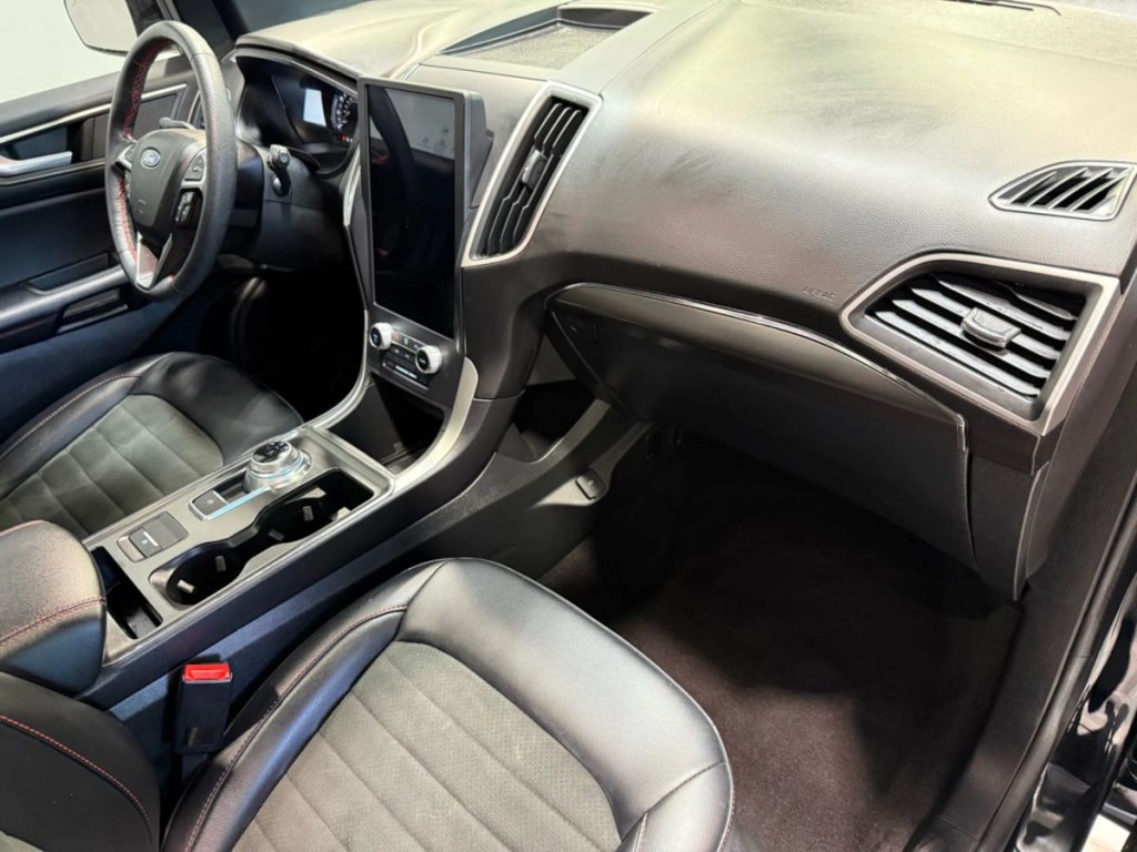 2022 Ford Edge Image 21