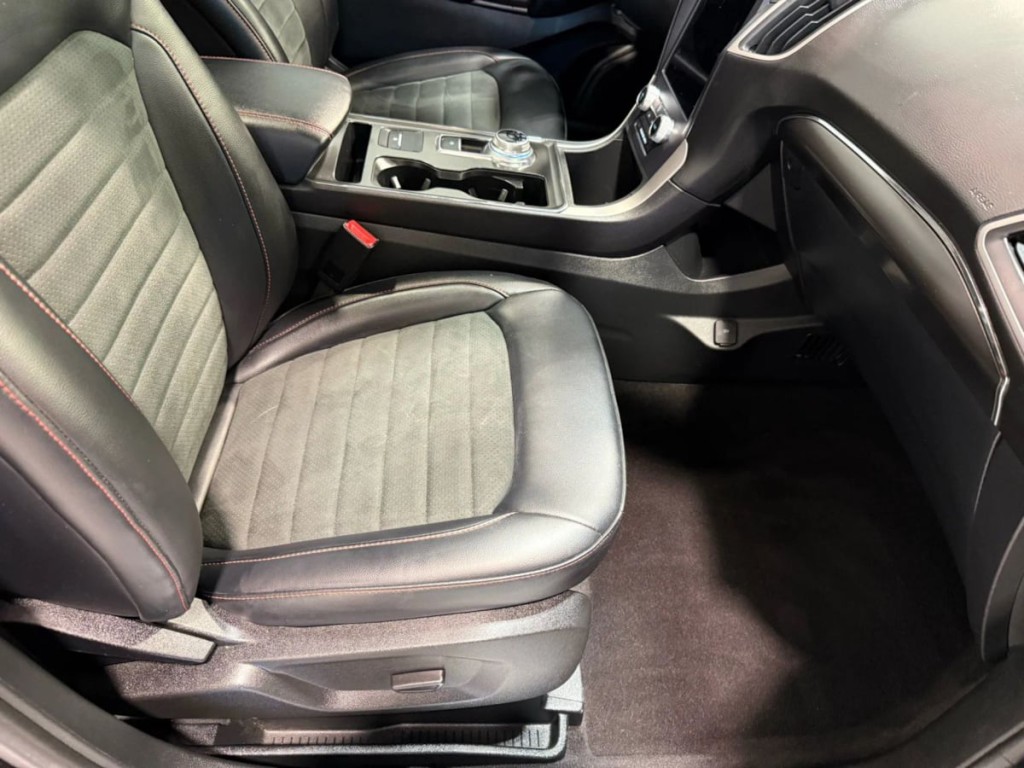 2022 Ford Edge Image 24